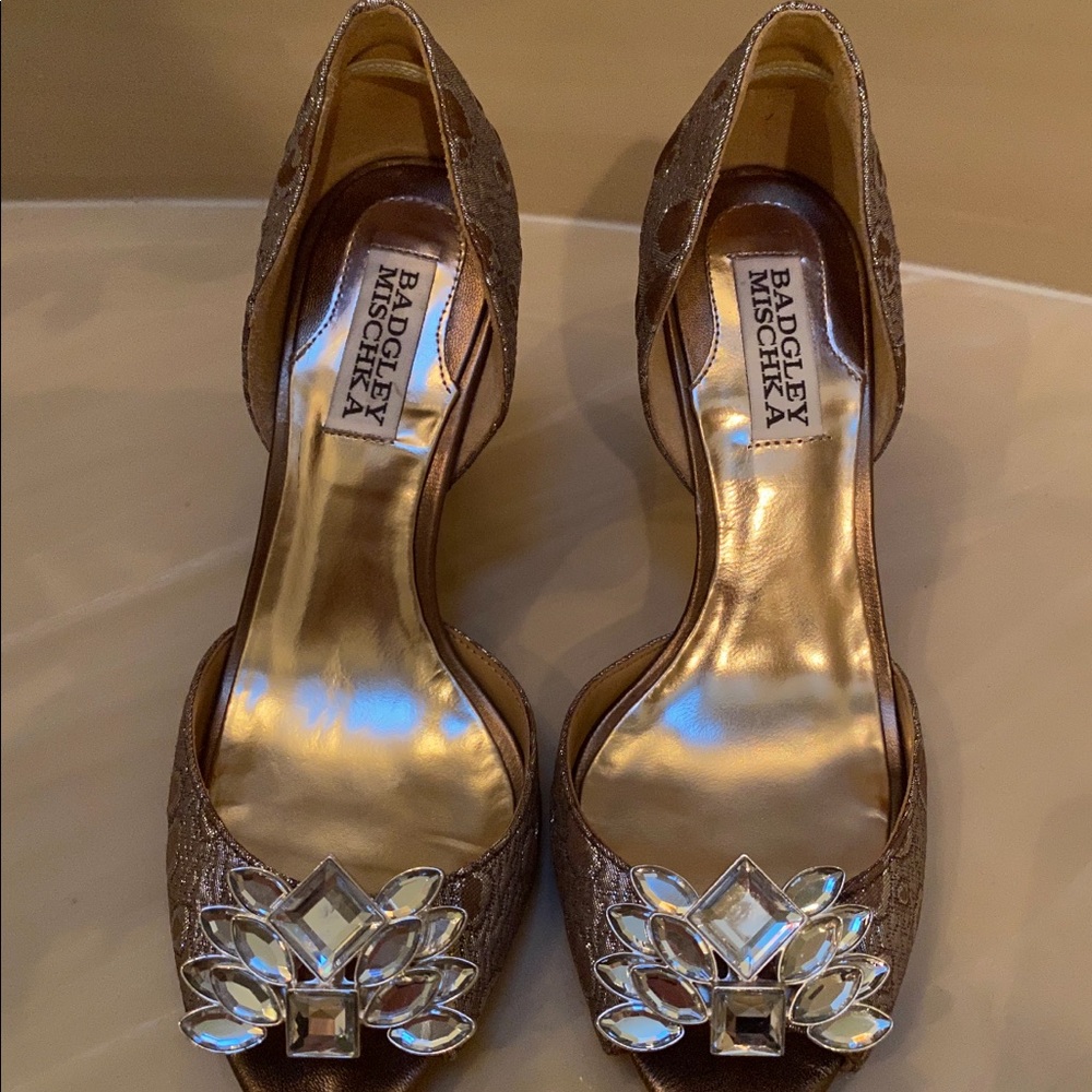 bagdley mischka peep toe with large jewels on toe